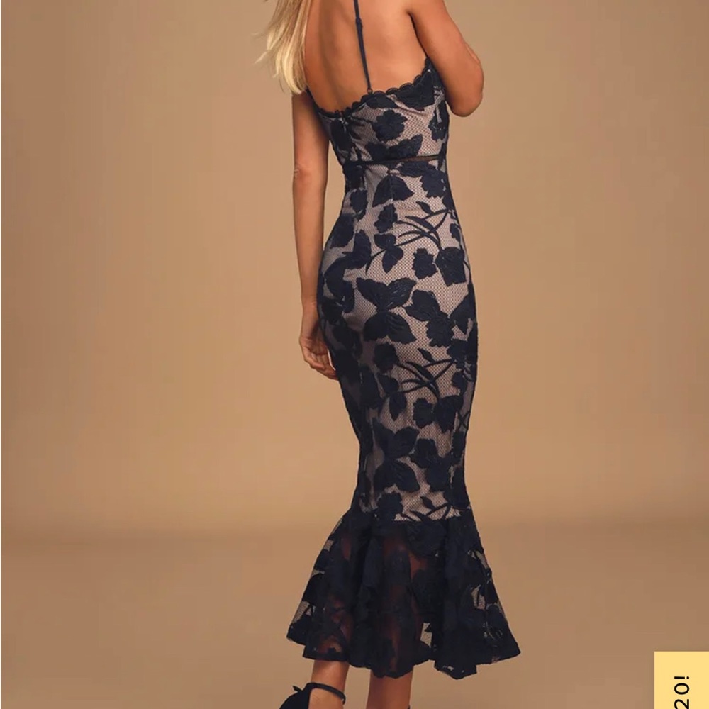 NWOT LULUS Alluring Dream Navy Blue Floral Mesh Lace Trumpet Midi Dress - Picture 2 of 3
